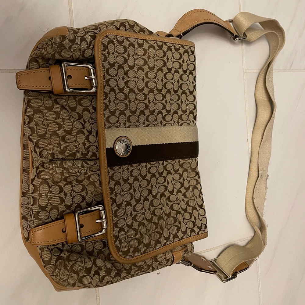 Coach Voyager Signature Messenger Bag Gem